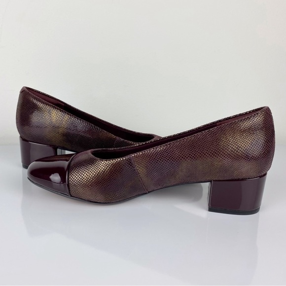 Clarks Women's Chartli Diva Embossed Leather Block Heels Burgundy - Picture 4 of 10